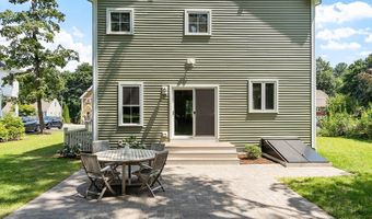 42 Hillside Ave, Bedford, MA 01730