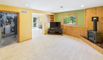 15726 Parkwood Cir, Avon, MN 56310