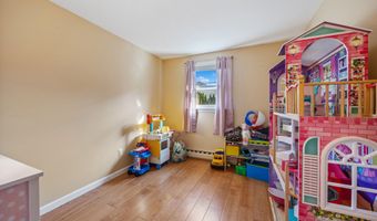 272 Westwoods Ter, Bristol, CT 06010