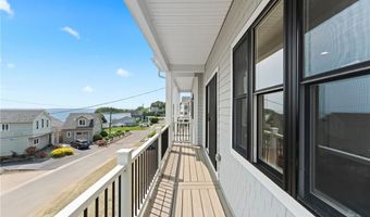 51 Burnett Rd, Warwick, RI 02889