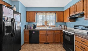 1742 E SYLVAN Ave, Appleton, WI 54915