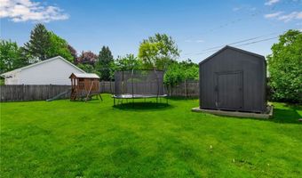 169 Chestnut Hill Ln S, Amherst, NY 14221