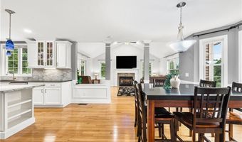 14 Longbrook Dr, Cumberland, RI 02864