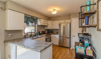 1002 3rd St SW, Altoona, IA 50009