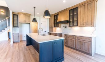 2217 Golfview Dr, Auburn, IN 46706