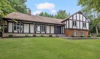 10 Abbott Valley View Dr, Cumberland, RI 02864