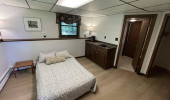 8 Wood Dr, Atkinson, NH 03811