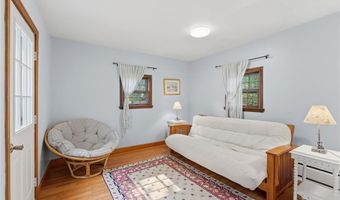 34 Platt St, Bristol, RI 02809