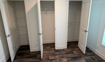 1611 6th Ave E A5, Alexandria, MN 56308
