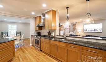 4401 Town And Country Dr, Charlotte, NC 28226