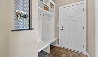 5039 W RED BARN Ct, Appleton, WI 54913