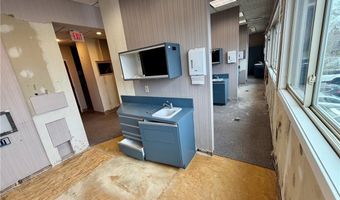 1090 New London Ave 5, Cranston, RI 02920