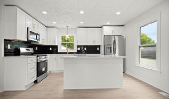 191 E Martin St, Amherst, OH 44001