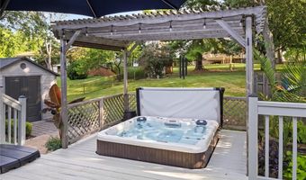 1225 Wissmann Dr, Ballwin, MO 63011