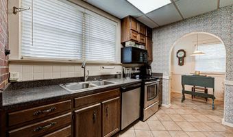 916 Audubon Pkwy, Audubon Park, KY 40213