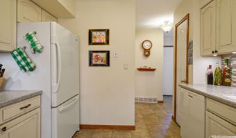 38 Woodside Dr, Albany, NY 12208