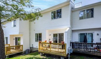 68 Virginia Ave 14, Danbury, CT 06810