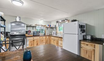 14 Lakeshore Dr, Belgrade, ME 04918