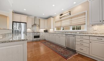 817 RIVERSIDE Dr, Arnold, MD 21012