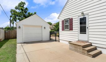 302 16th St SE, Austin, MN 55912