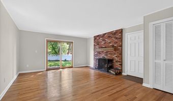 3 Fenway Dr, Albany, NY 12211