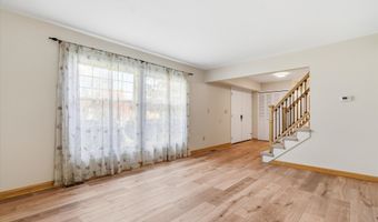 2825 Tuebingen Pkwy, Ann Arbor, MI 48105