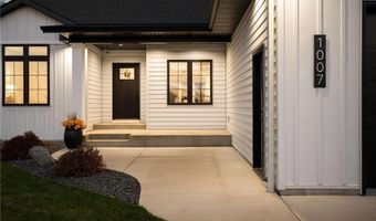 1007 28th St SW, Austin, MN 55912