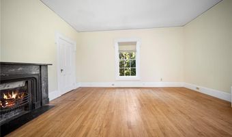 33 Kay St, Newport, RI 02840