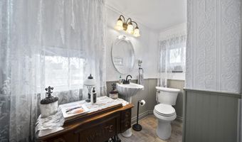 40 Walnut St, Ashville, OH 43103