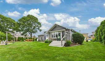 24 E Shore Rd, Narragansett, RI 02882
