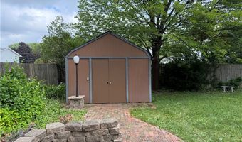 1921 Birch Trace Dr, Austintown, OH 44515