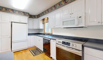 8 Fahi Pond Rd, Anson, ME 04958