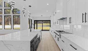 555 Versailles Dr, Auburn, GA 30011