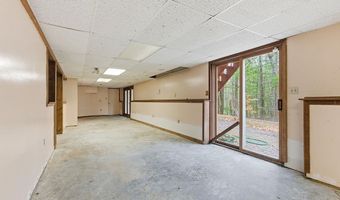 95 Hitching Post Ln, Bedford, NH 03110