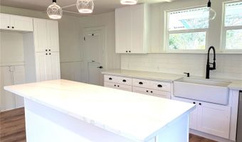 1360 Kaumana Dr, Hilo, HI 96720