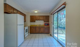 43 Lancelot Ln, Asheville, NC 28806
