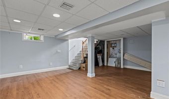 83 Bateman Ave, Cranston, RI 02920