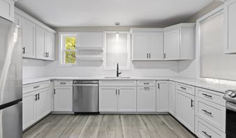 914 Chamberlain Hwy, Berlin, CT 06037