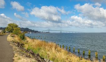 230 Roundhouse Rd, Astoria, OR 97103