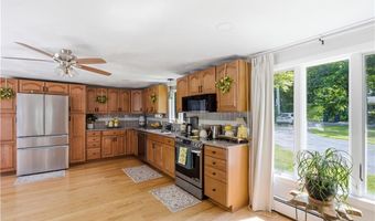 253 Station St, Coventry, RI 02816