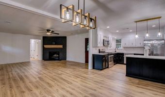 996 Hacienda Dr, Benton, AR 72019