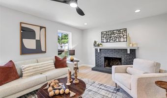 339 Oakleigh Woods Dr, Ballwin, MO 63011