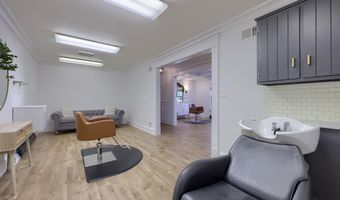 101 S 7TH St, Akron, PA 17501