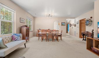 913 Mountain Meadows Cir, Ashland, OR 97520