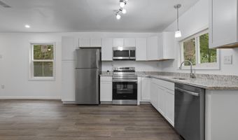 7083 Jefferson St, Bay St. Louis, MS 39520