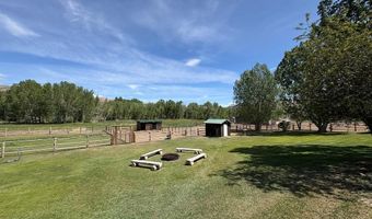 190 Meadow Rd, Challis, ID 83226