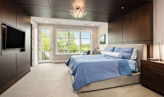 307 Windy Crest Dr, Ann Arbor, MI 48105