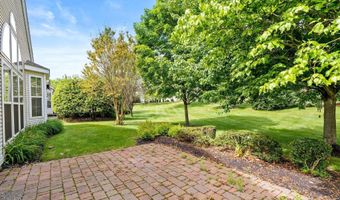 10 Powderhorn Way, Allentown, NJ 08501
