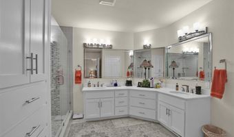 201 Paseo De Vida Loop, Altus, OK 73521