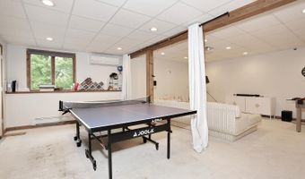 3 Larissa Ct, Airmont, NY 10952